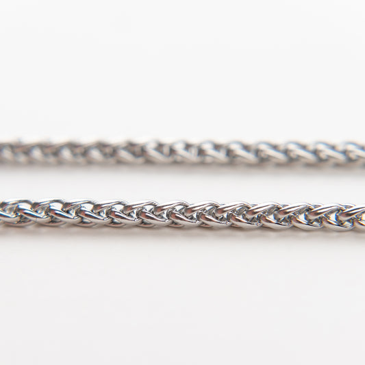 Pulseira entrelaçada prateada