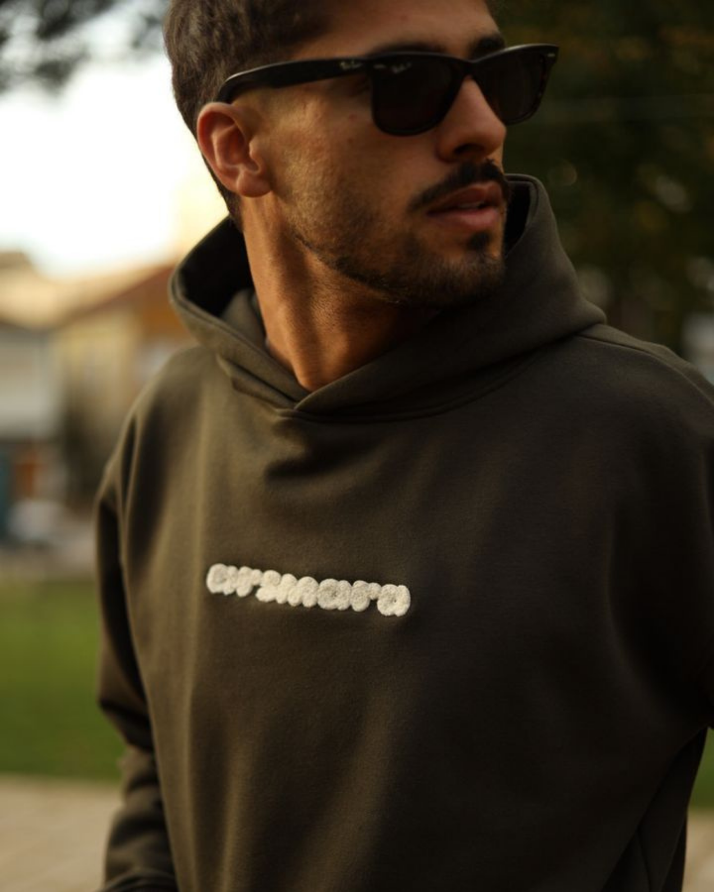 BOLD HOODIE