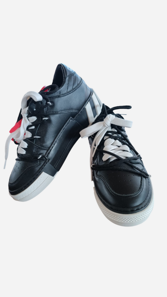 Sapatilha Strong Preto e Branco