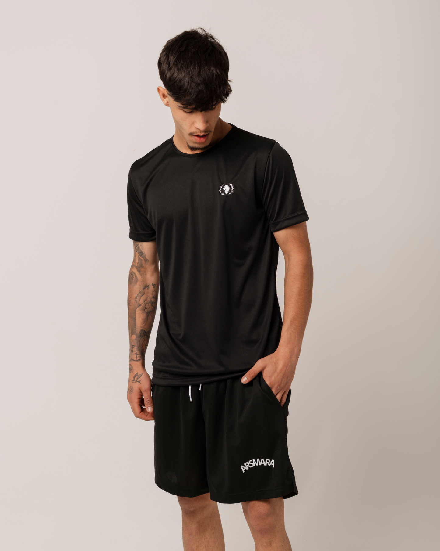 Camiseta deportiva negra