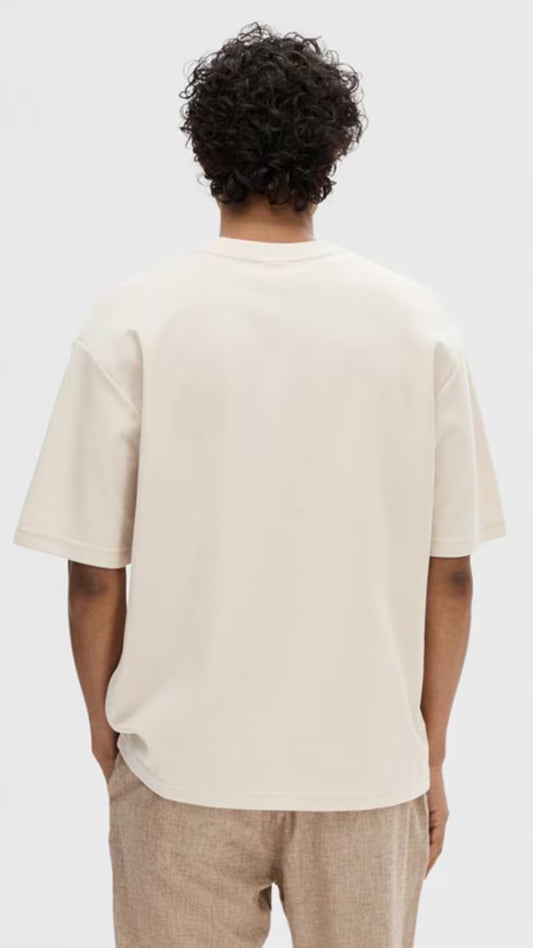 T-shirt Off-White Oversize Básica