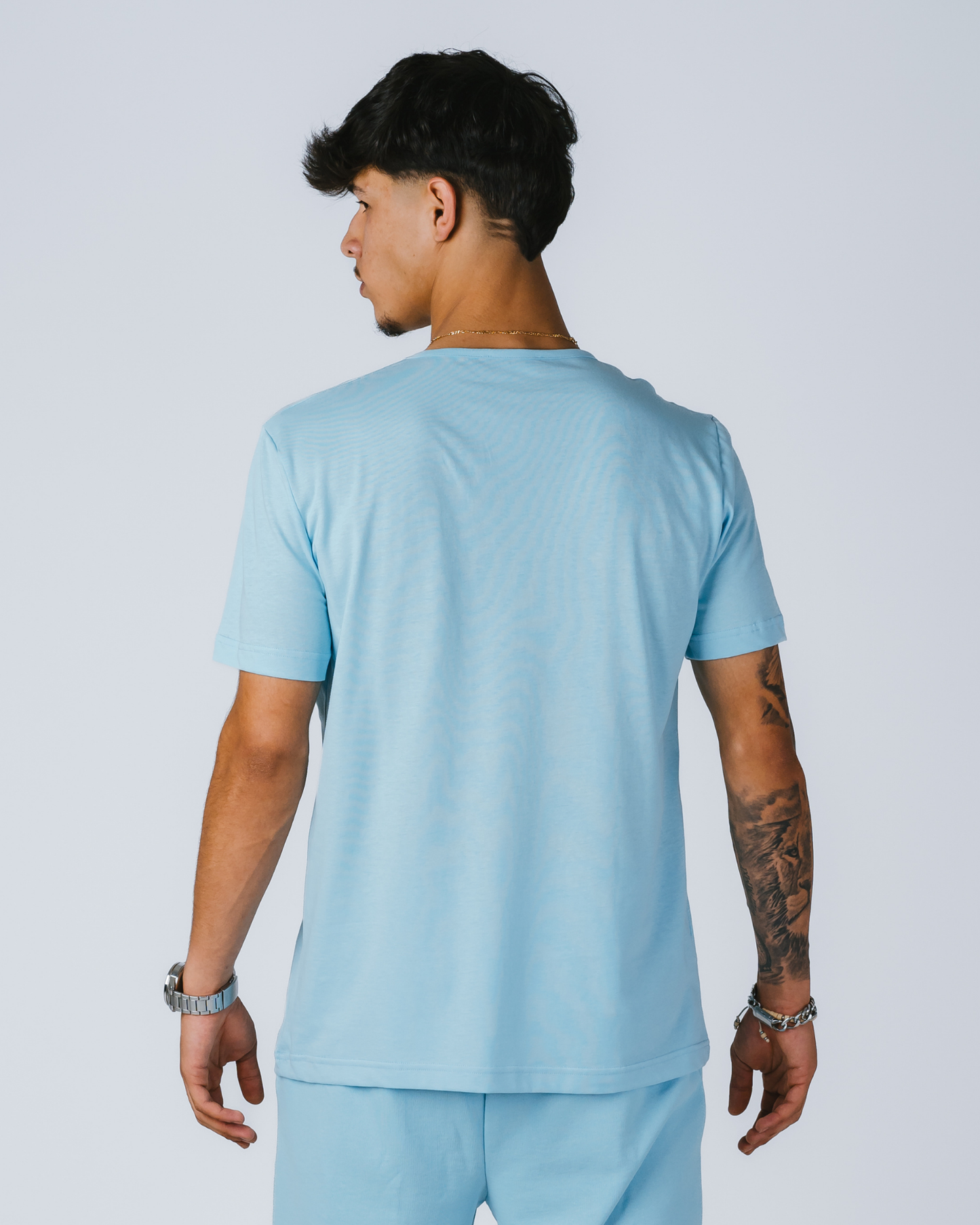 ESSENTIAL T-SHIRT