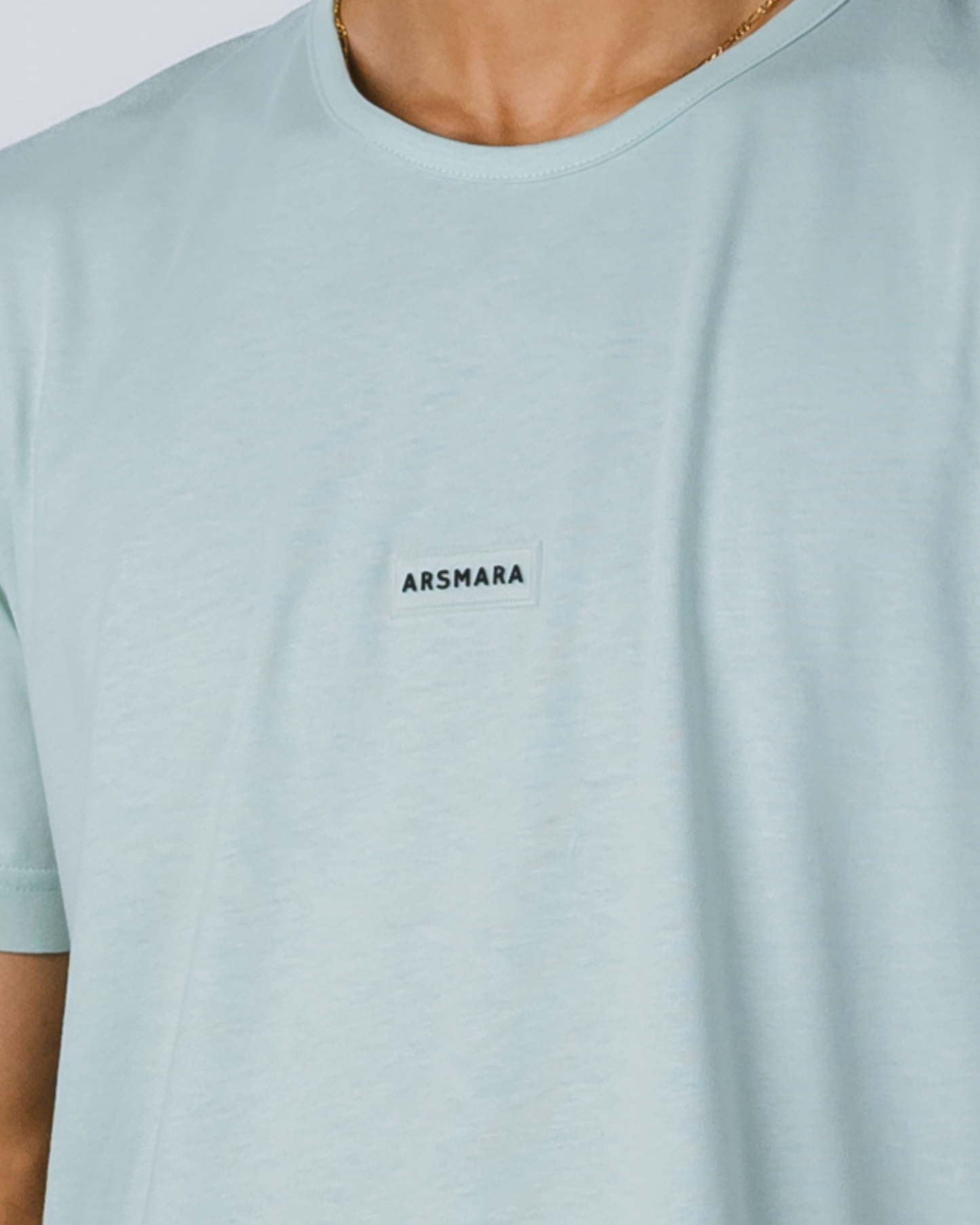 ESSENTIAL T-SHIRT