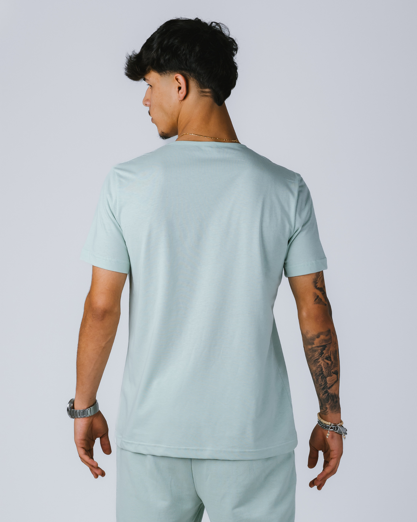 ESSENTIAL T-SHIRT