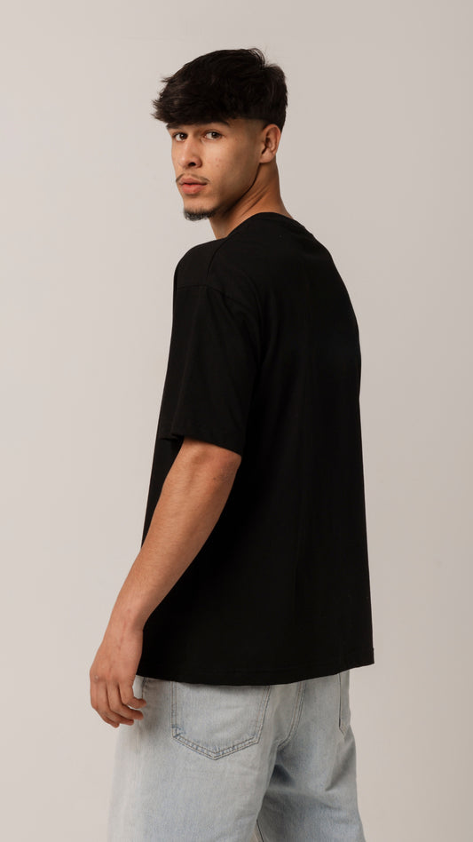 T-shirt Preta Oversize Básica