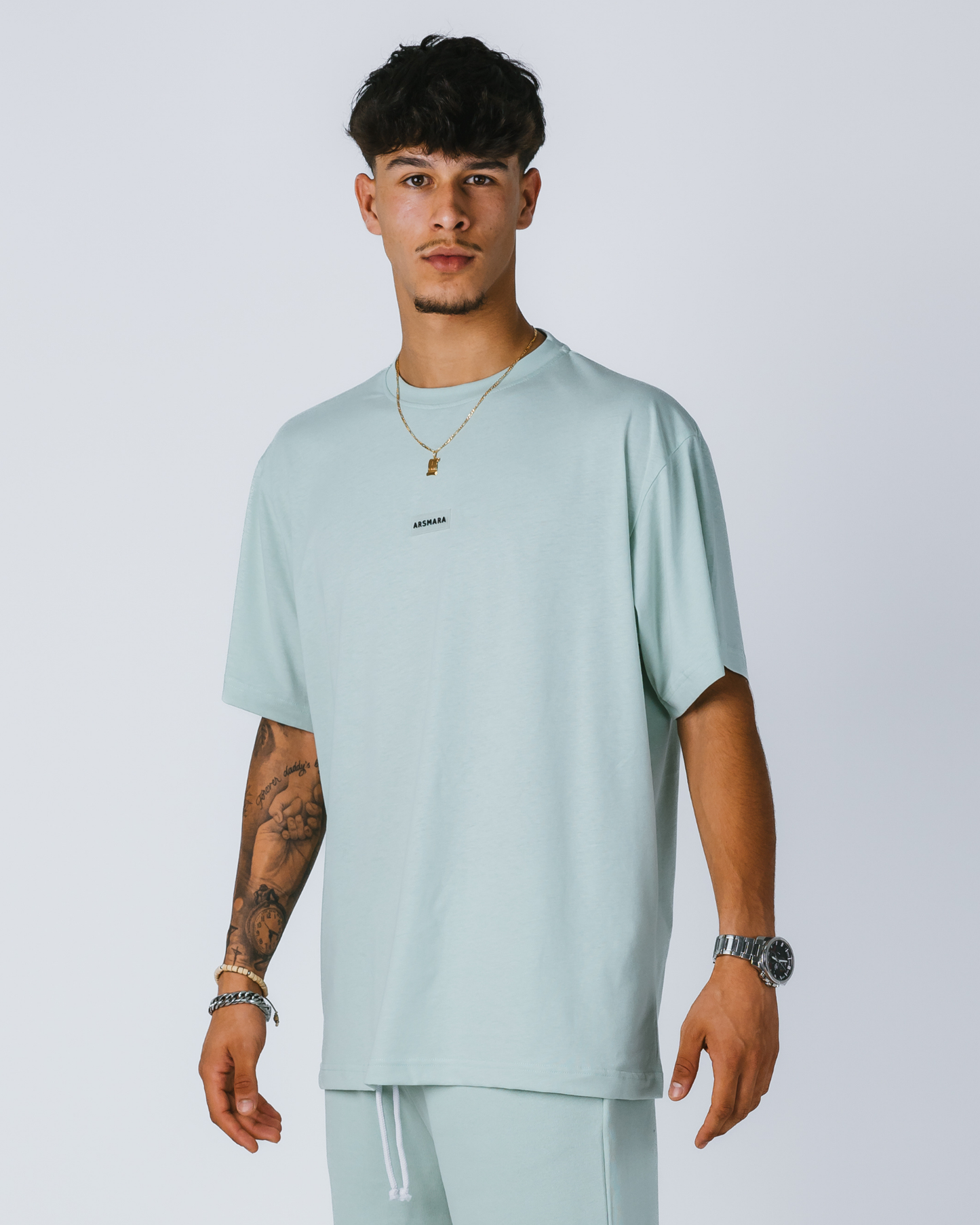 CLASSIC T-SHIRT