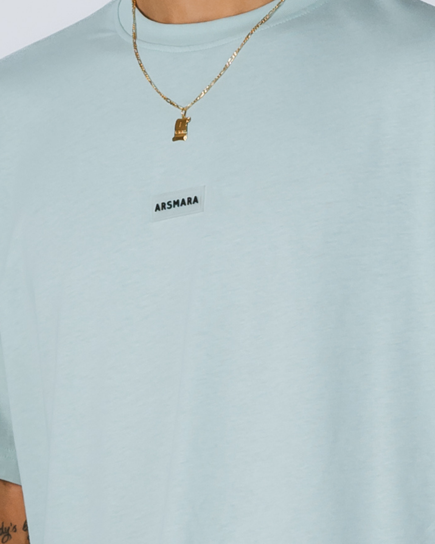CLASSIC T-SHIRT