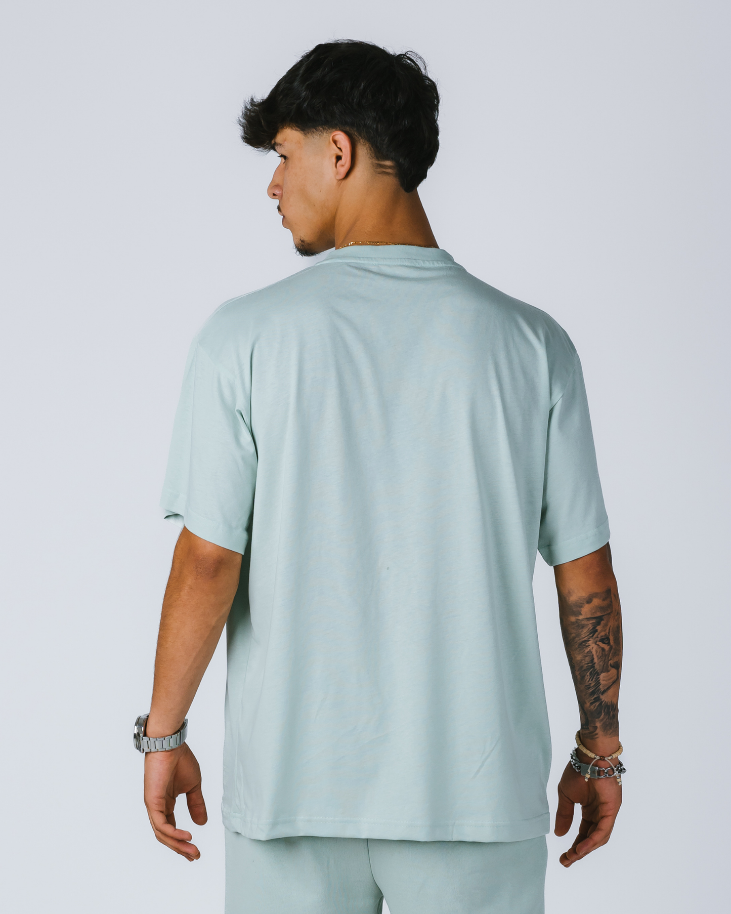 CLASSIC T-SHIRT