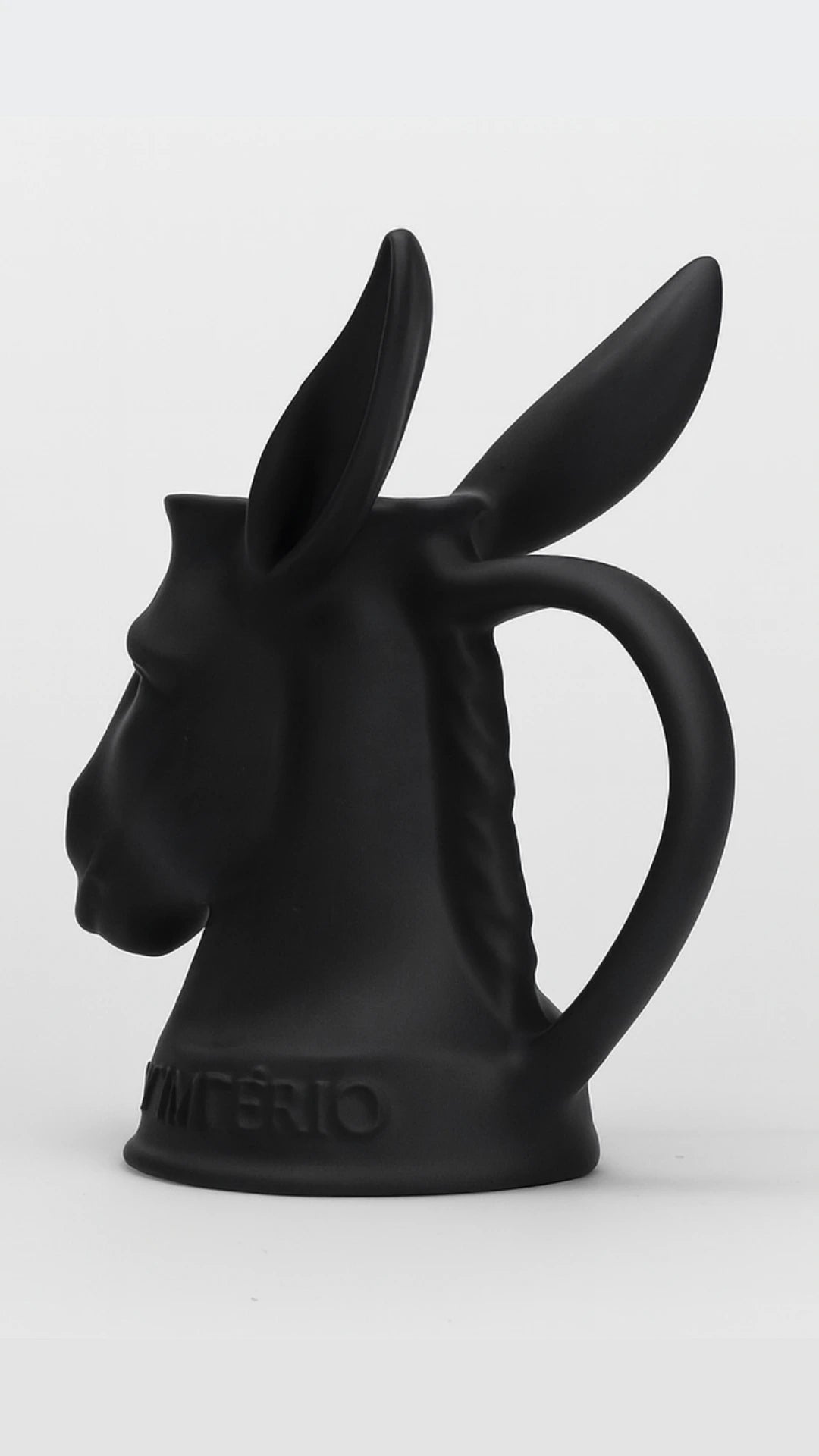 Caneca ‘Meio Burro’ Preta