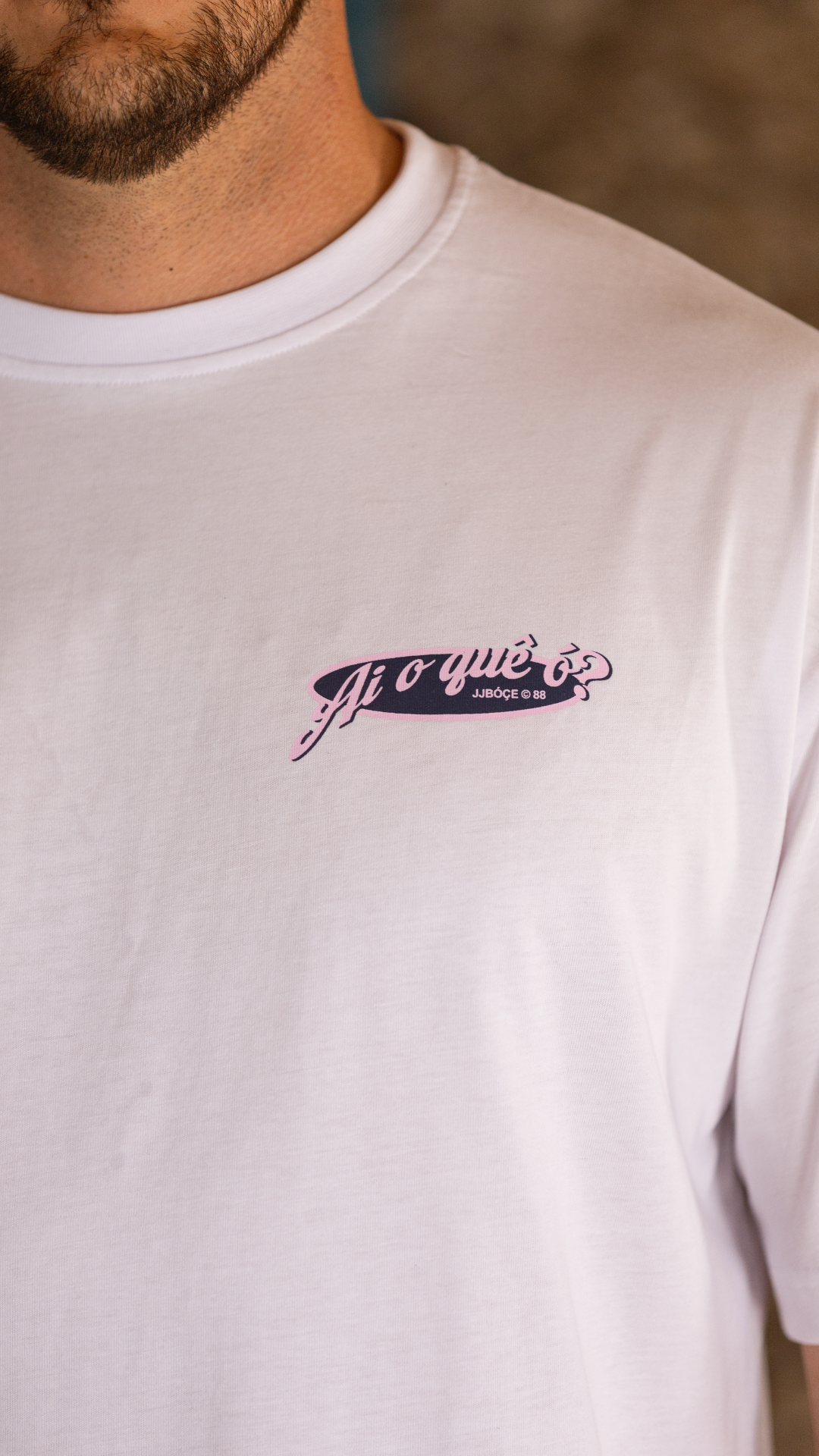T-shirt Branca LEVASTE CUM PAU? - JJBóçe